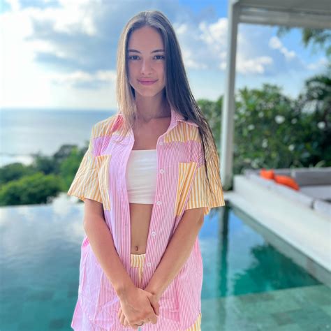 SolaZola (@SolaZola) .